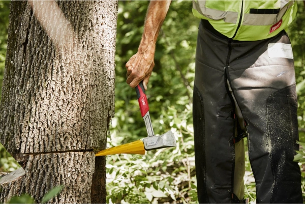 Zestaw siekiera i nóż składany Milwaukee 4932499031