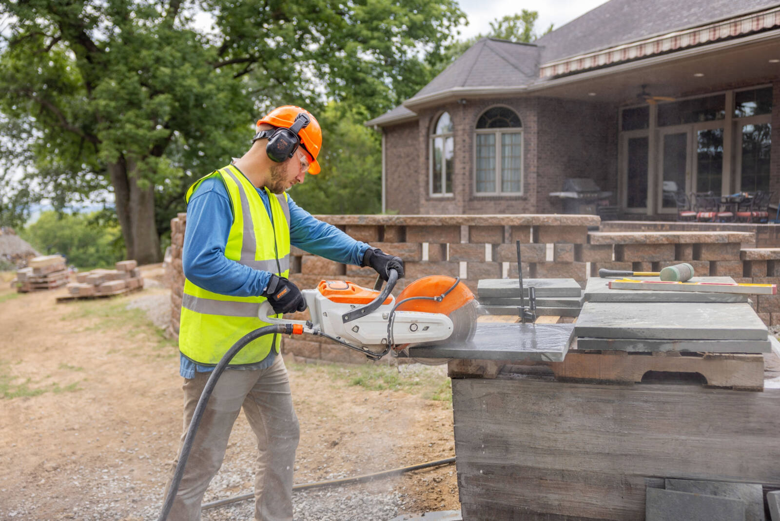 Akumulatorowa pilarka tarczowa do betonu, model Stihl TSA 300