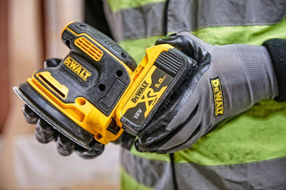 Szlifierka mimośrodowa DeWALT DCW210NT